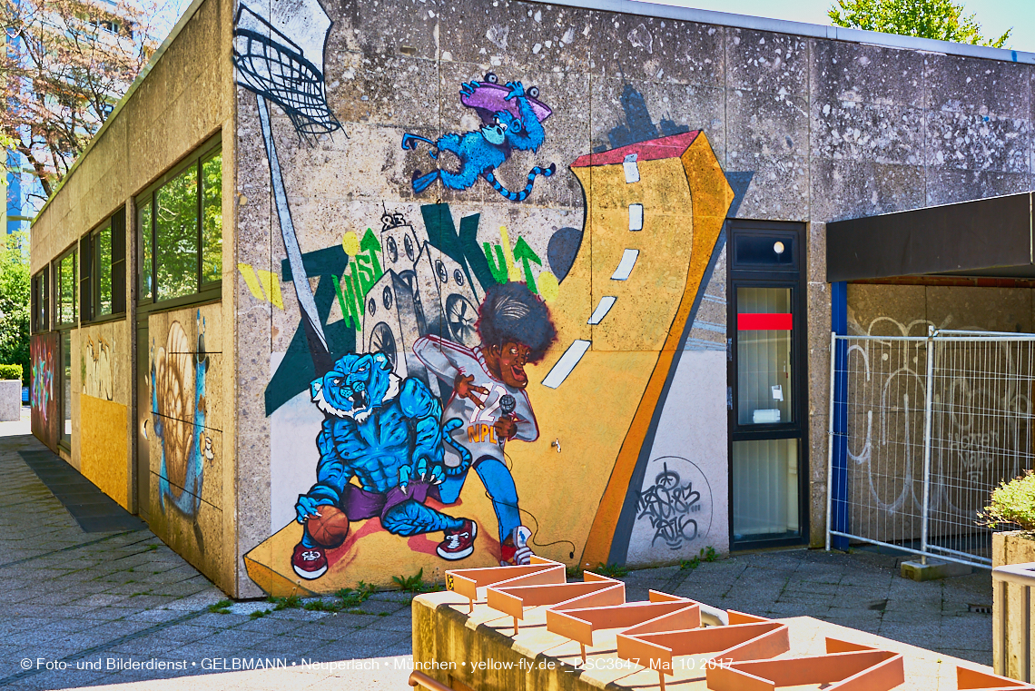 21.03.2017 - Abrissbaustelle Quiddezentrum in Neuperlach